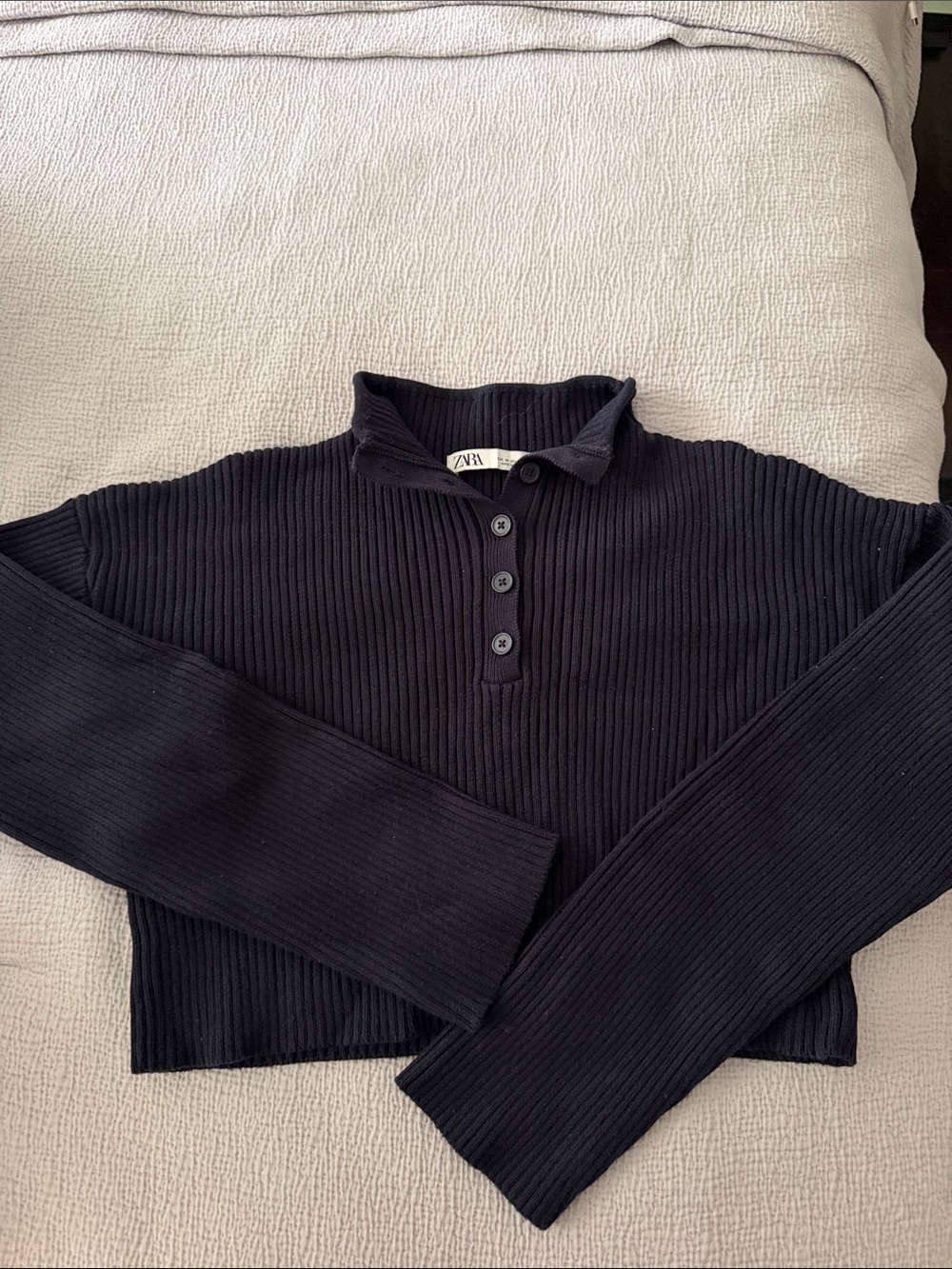 Zara Navy Ribbed Button-Front Cropped Pullover